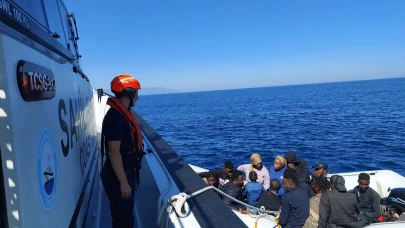 İzmir açıklarında 16 kaçak göçmen yakalandı