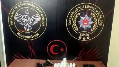 İzmir’de uyuşturucu ve silah kaçakçılığı: 2 gözaltı