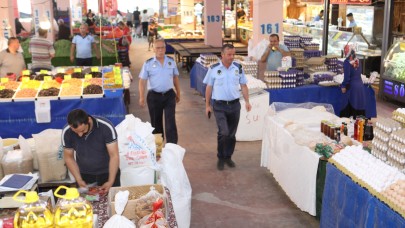 Bayraklı'da pazar yerlerine sıkı denetim