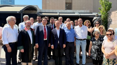 Yankı Bağcıoğlu beş teğmene destek verdiği için İzmir’de hakim karşısındaydı