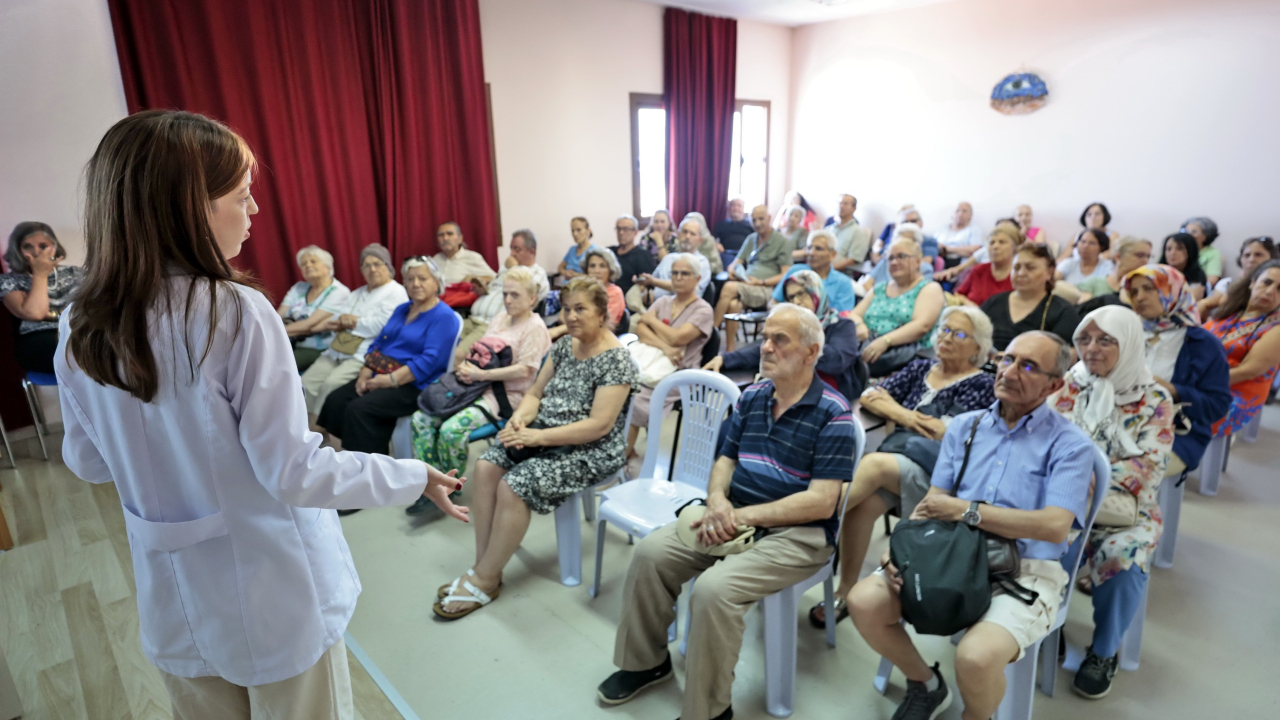 Konak Belediyesi’nden ileri yaşa işitme sağlığı hizmeti