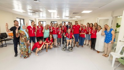 Başkan Tugay Engelli Çalışmaları Merkezi’ni ziyaret etti