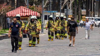 İzmir İtfaiyesi yangınlara dikkat çekmek için sokağa indi