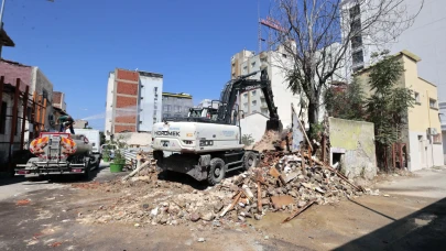 Konak’ta metruk yapılara geçit yok: 15 ayda 162 yıkım