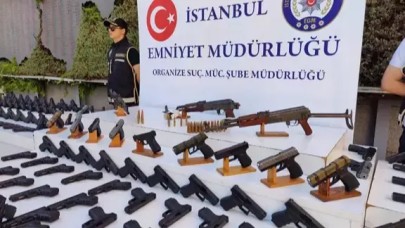 Organize suç örgütü operasyonunda ele geçirilenler emniyette sergilendi