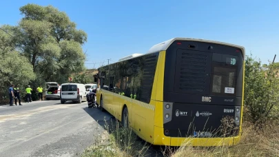 Arnavutköy’de İETT otobüsü ile otomobil kafa kafaya çarpıştı: 1 ölü