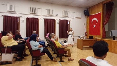 Bornovalı muhtarlara 'diksiyon' eğitimi