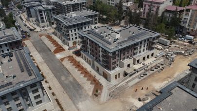 Kahramanmaraş'ta deprem konutları yükseliyor, şehir merkezi yeniden ayağa kalkıyor