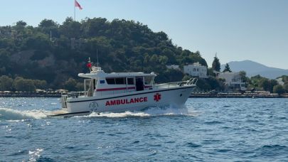 Leros Adası’nda fenalaşan gazeteci Hasan Cemal deniz ambulansıyla Bodrum’a getirildi