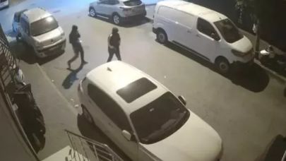 Sultangazi'de park halindeki otomobile silahlı saldırı