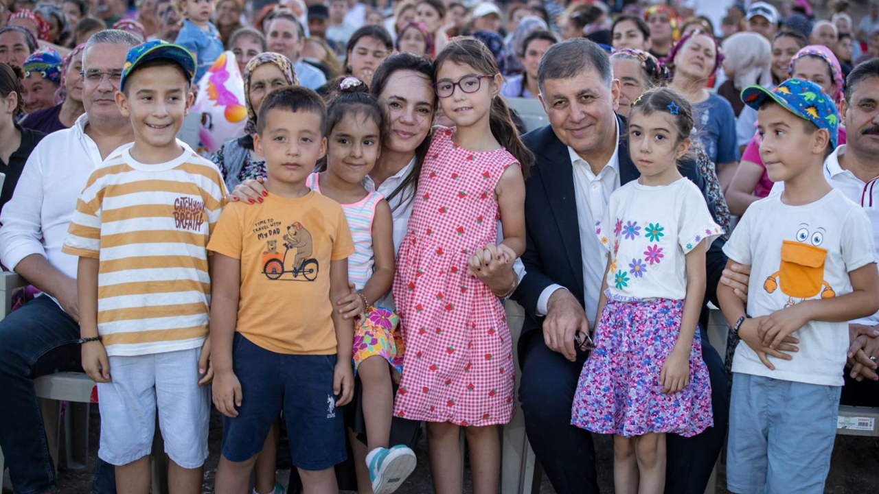 Başkan Tugay Dikili'de birlik ve beraberlik mesajı verdi