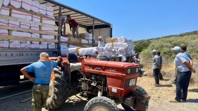 Urla Belediyesinden Zeytineli’ne 19 Ton Saman Desteği