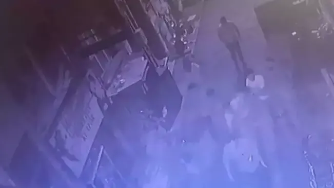 Beyoğlu'nda seyyar satıcı yer kavgasında dövülerek öldürüldü
