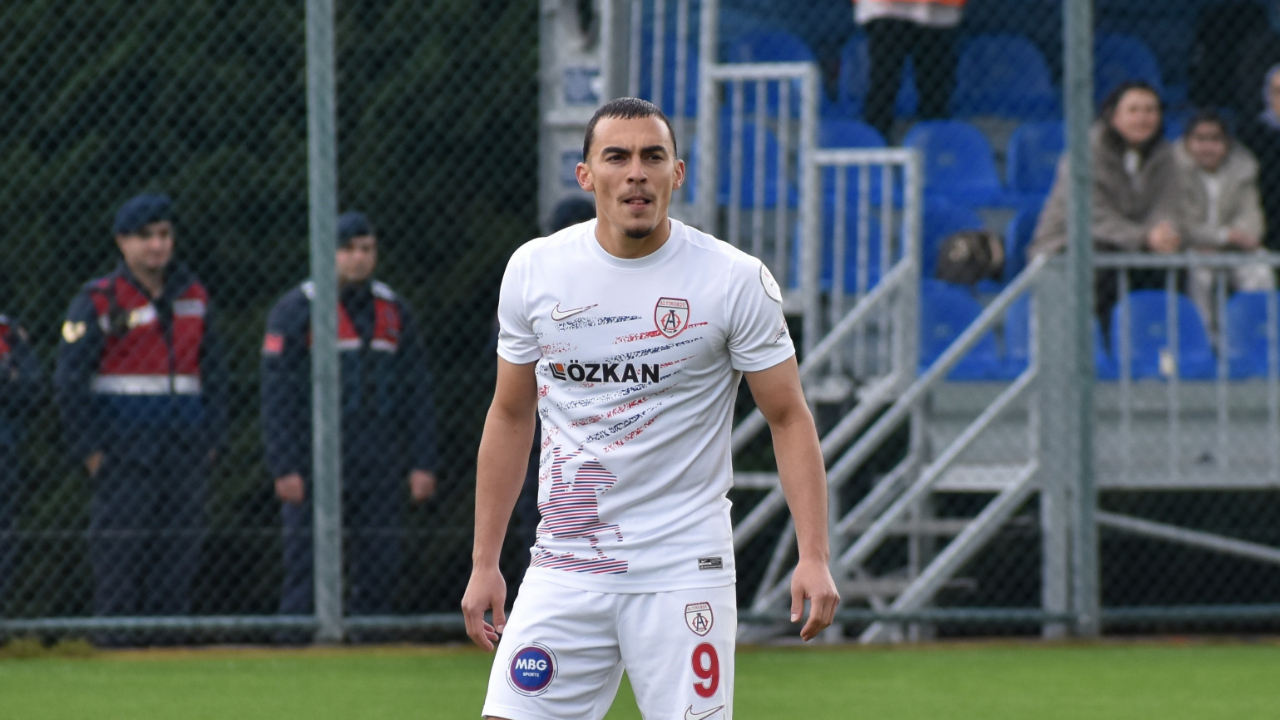 Altınordu'da iki futbolcuya talip var