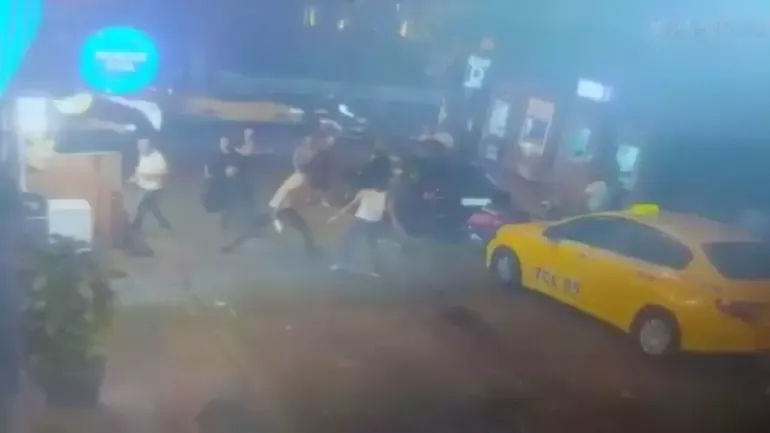 'Laf atma' tartışmasında 17 yaşındaki Umut ağır yaralandı