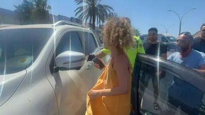 Şarkıcı Dilan Çıtak aracını polisin üzerine sürdü