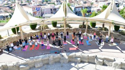 Çiğli’de 7’den 70’e binlrce kursiyerle yaz boyu spor coşkusu