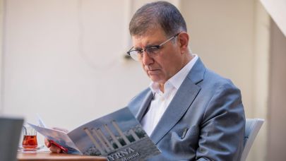 Başkan Tugay Smyrna kazılarını inceledi