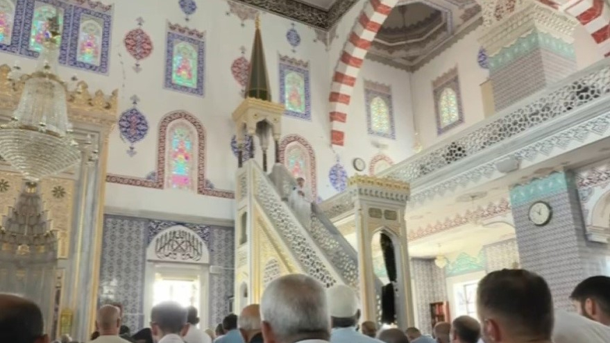 Genç hafızın Ayasofya hayali: İlk Cuma namazını Saray Camisi’nde kıldırdı