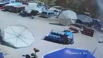 İzmir’de pazar şemsiyesi hamile kadın ve çocuğunun üzerine düştü