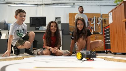 İzmirli çocuklar robotik dünyasıyla tanıştı