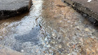 İzmir'in içme suyu, musluk yerine sokaklara akıyor