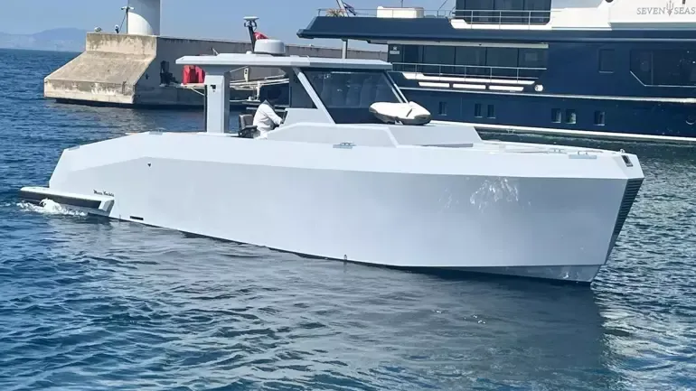 Açıldığı teknesi parçalanmış halde bulunan iş insanı aranyor