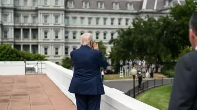 Trump, Beyaz Saray'ın çatısına çıktı