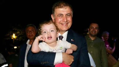 Başkan Tugay, Alaybey Mahalle Şenliği’ne katıldı