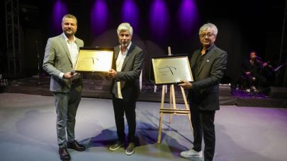 Buca'da Zeki & Metin Amfi Tiyatro'ya coşkulu açılış