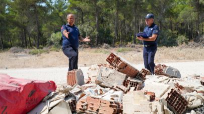 Gaziemir Belediyesi kaçak moloza göz açtırmadı