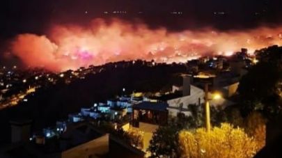 Dikili'de otluk alandaki yangın evlere sıçradı