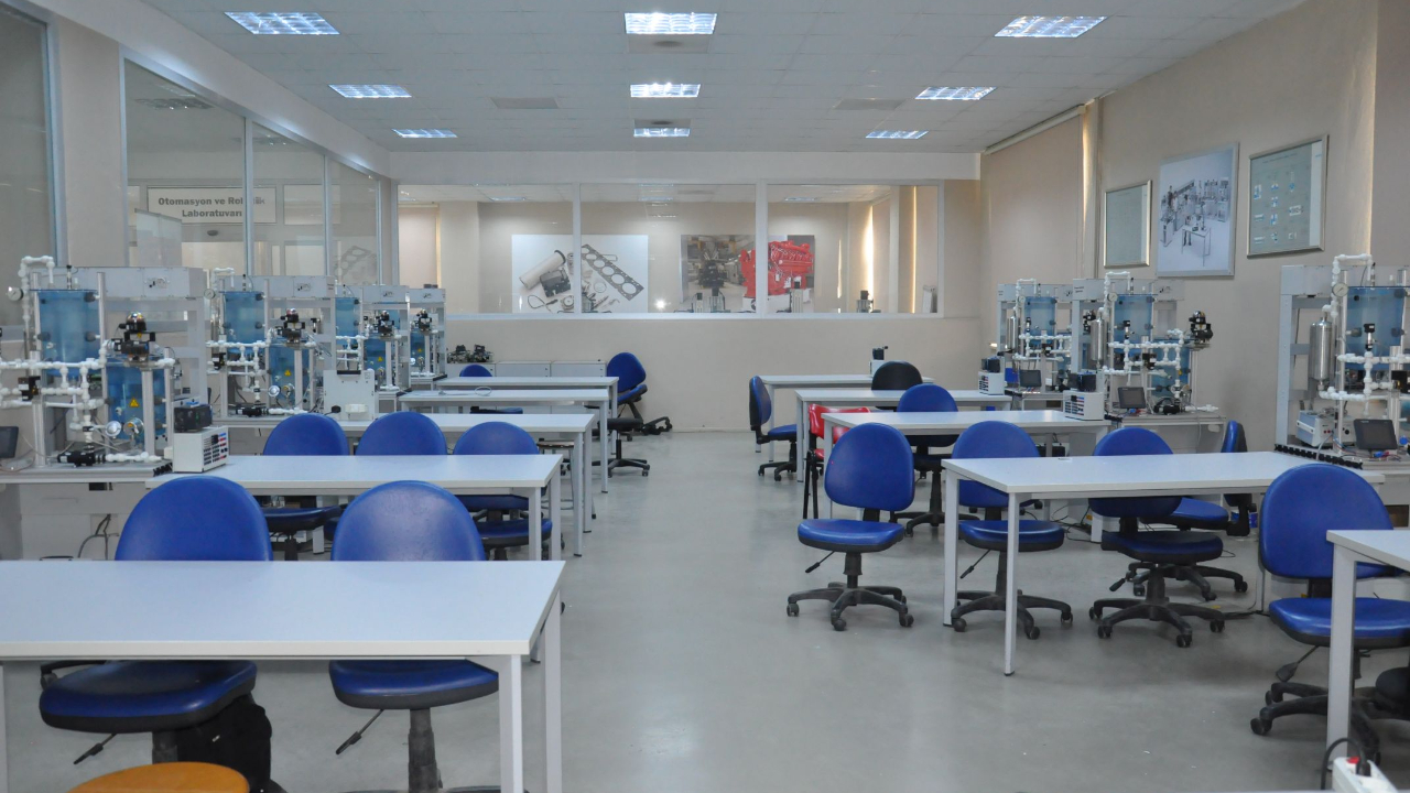 Ege Üniversitesi Mekatronik Programı, sanayiye nitelikli teknikerler kazandırıyor