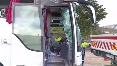 Kuzey Marmara Otoyolu'nda yolcu otobüsü devrildi