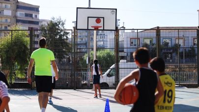 Karabağlar’lı Çocuklar Bu Yaz Mahallede Sporla Buluşuyor