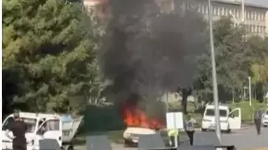 TBMM önünde otomobilini yaktı, gözaltına alındı