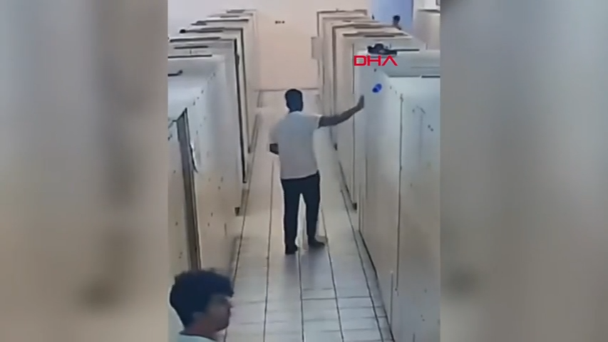 Esenyurt'ta hırsızlık: Dolabı kırıp cüzdan ve çanta çaldı