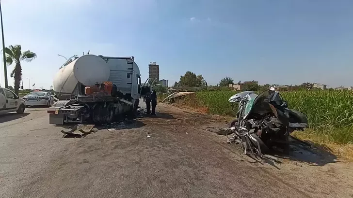 Otomobil ve kamyona, tanker çarptı