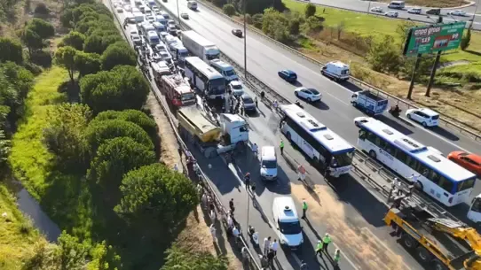 TEM'de 2 otobüs ve 1 kamyonun karıştığı zincirleme kaza