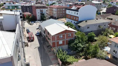 Sultanbeyli’de 3 katlı bina çökme riski nedeniyle boşaltıldı