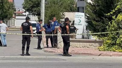 Silahlı saldırıya uğrayan baba ile oğlu öldü