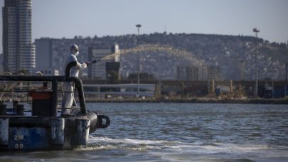 İzmir Körfezi için modifiye kil uygulaması devrede