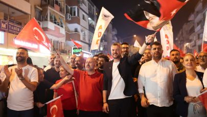 Zafer Korteji Buca’yı aydınlattı