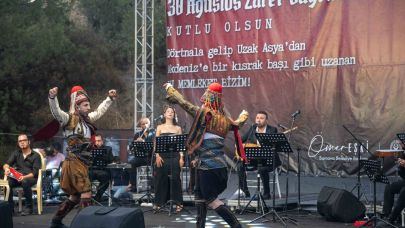 Bornova’da 30 Ağustos’un 103. yılı büyük coşkuyla kutlandı