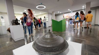 İzmirliler yenilenen Göl Gazinosu’na akın etti