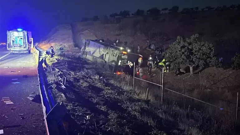 Şanlıurfa’da yolcu otobüsü devrildi: 27 yaralı