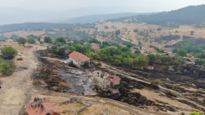 Orman yangının sıçradığı köydeki hasar görüntülendi