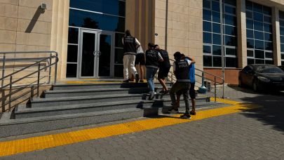 İzmir’de zehir tacirlerine darbe: 11 operasyon, 11 tutuklama