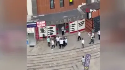 Esenyurt’ta iki grubun kavgasında ortalık savaş alanına döndü