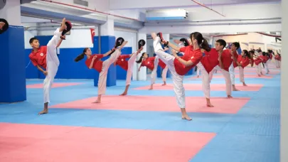 Bayraklı’da 3 Bin 500 kişi yaz spor okullarında buluştu